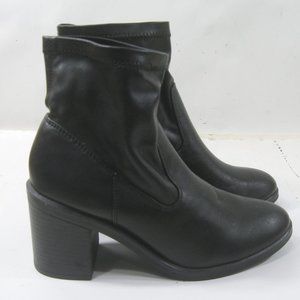 NEW  City Classified Black 3"Block Heel Round Toe  Ankle Boots WOMEN Size 7